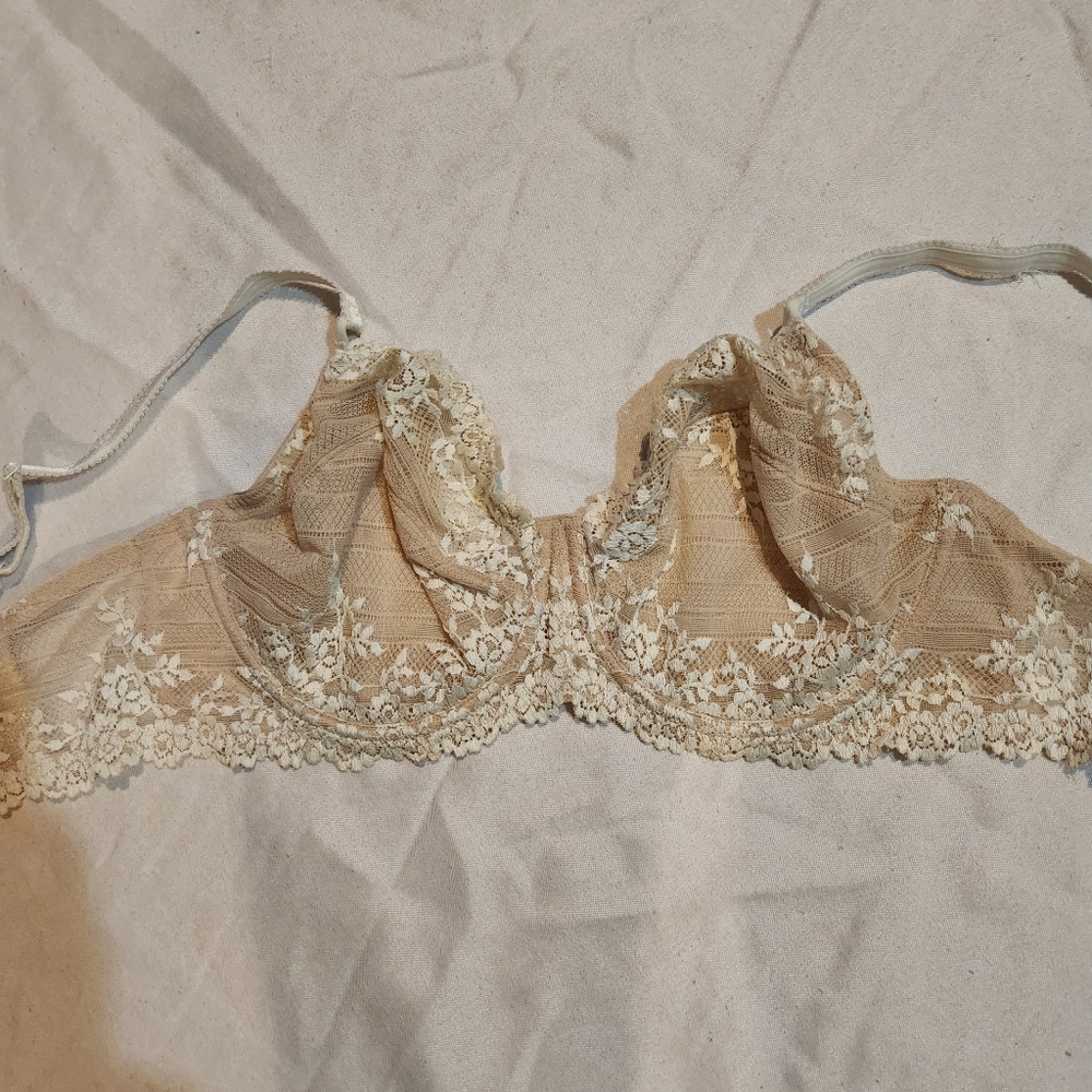Wacoal 65191 36DDD Embrace Lace Underwire Beige Bra